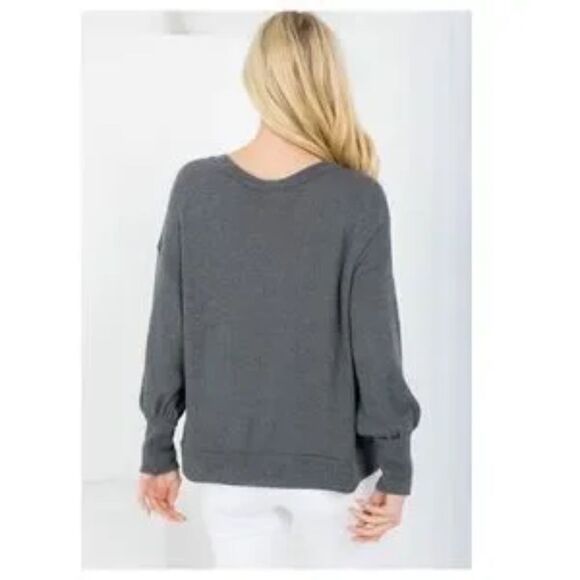 Charcoal V-neck cuffed sleeve waffle top - Picture 3 of 6